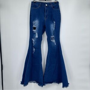 Bell Bottom Distressed Jeans Size Small K0010